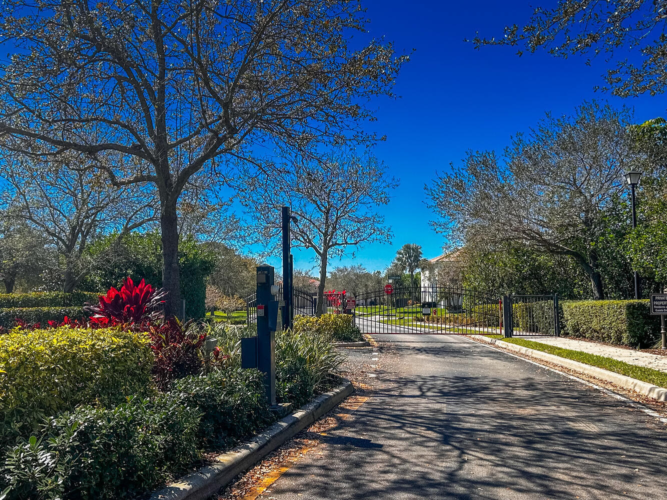 5968 SE Crooked Oak Avenue