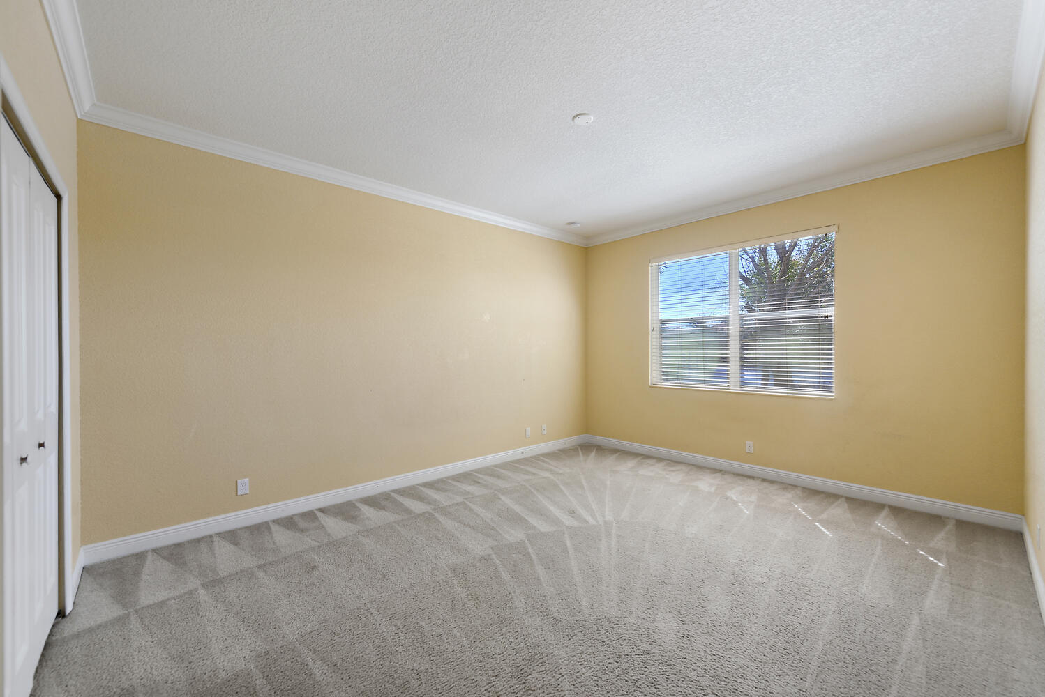 5968 SE Crooked Oak Avenue