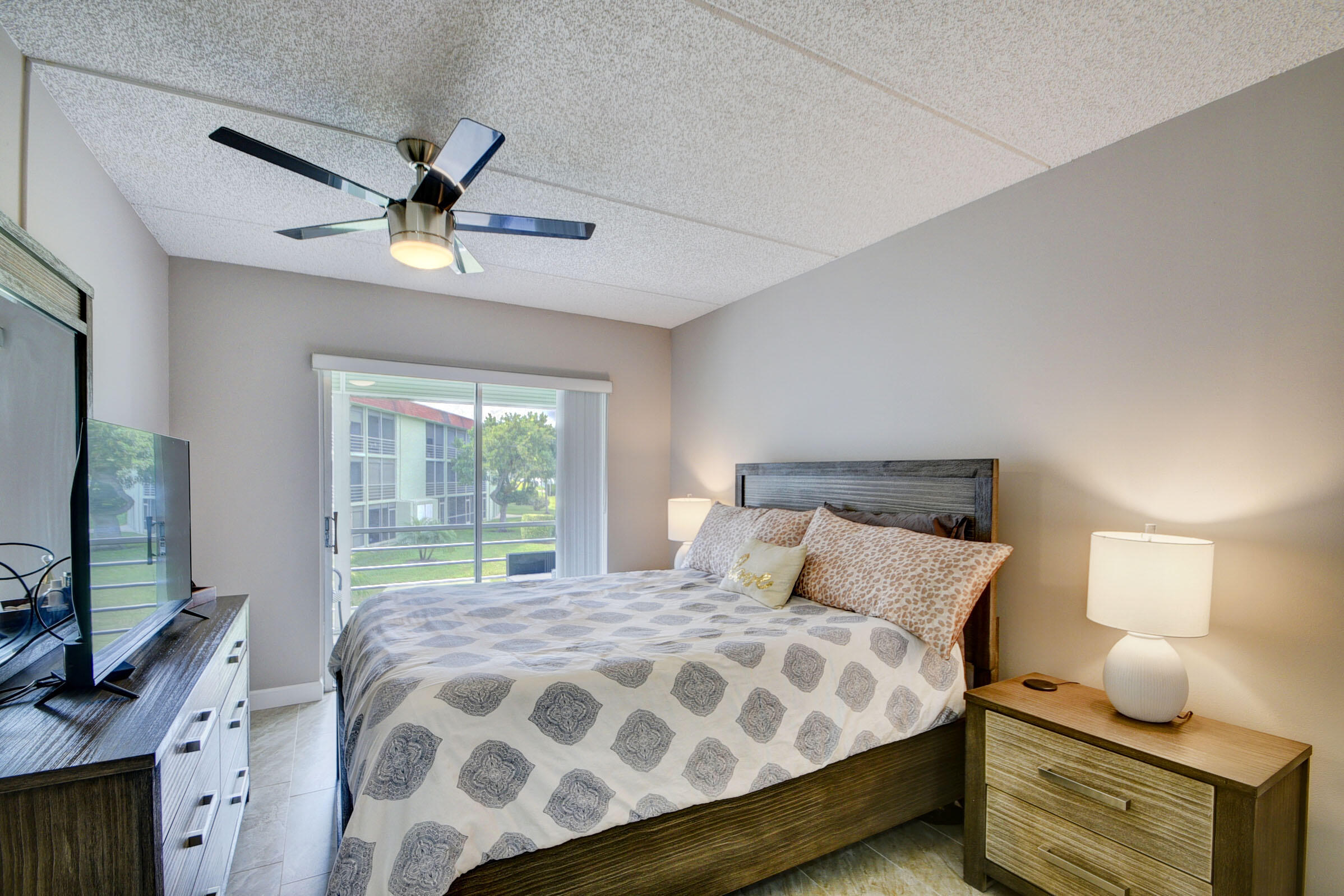 3200 Springdale Boulevard 204