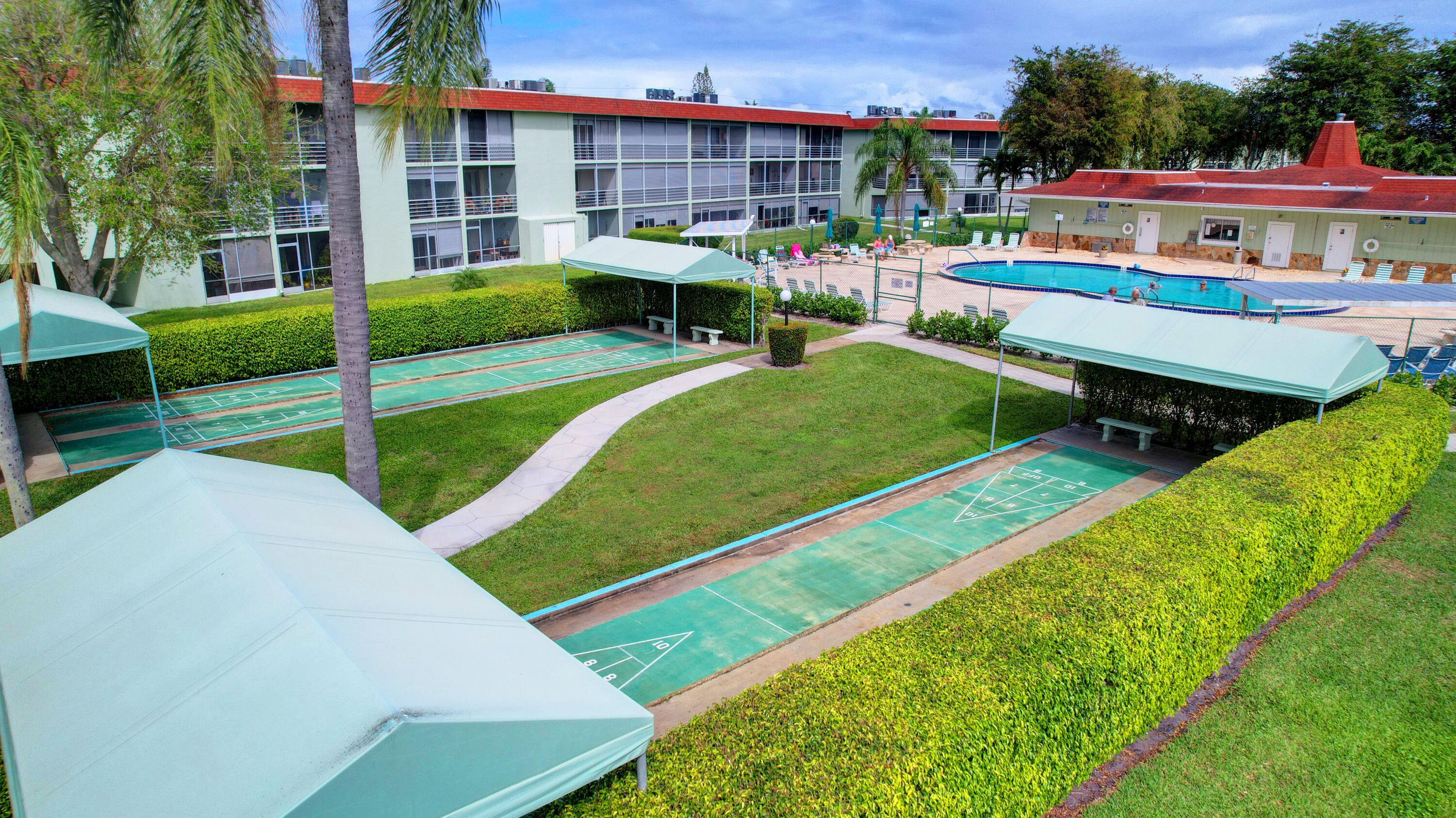 3200 Springdale Boulevard 204