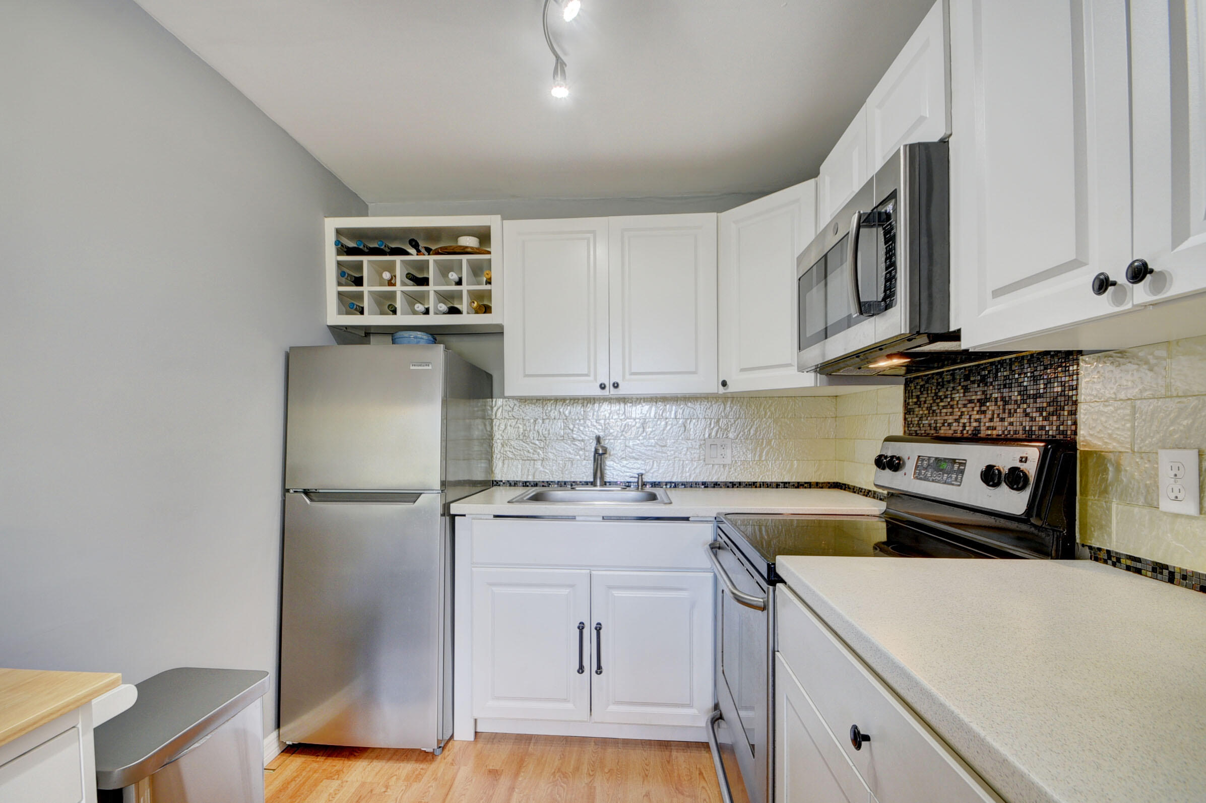 3200 Springdale Boulevard 204