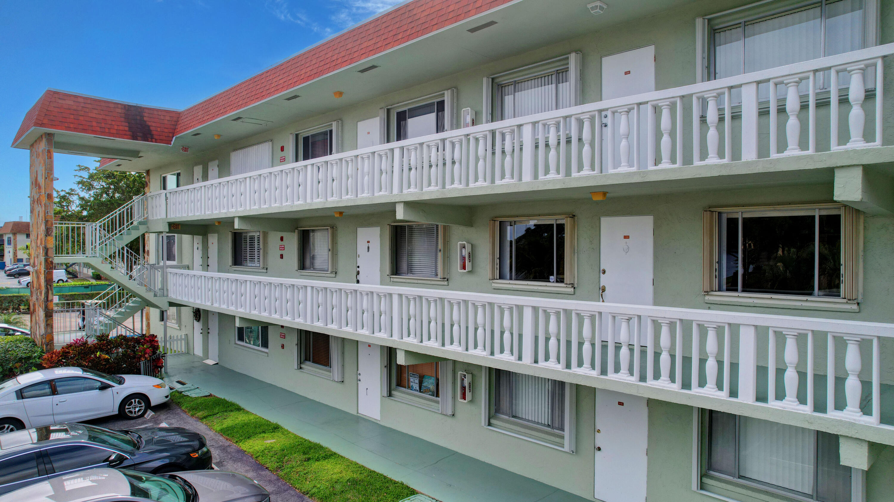 3200 Springdale Boulevard 204