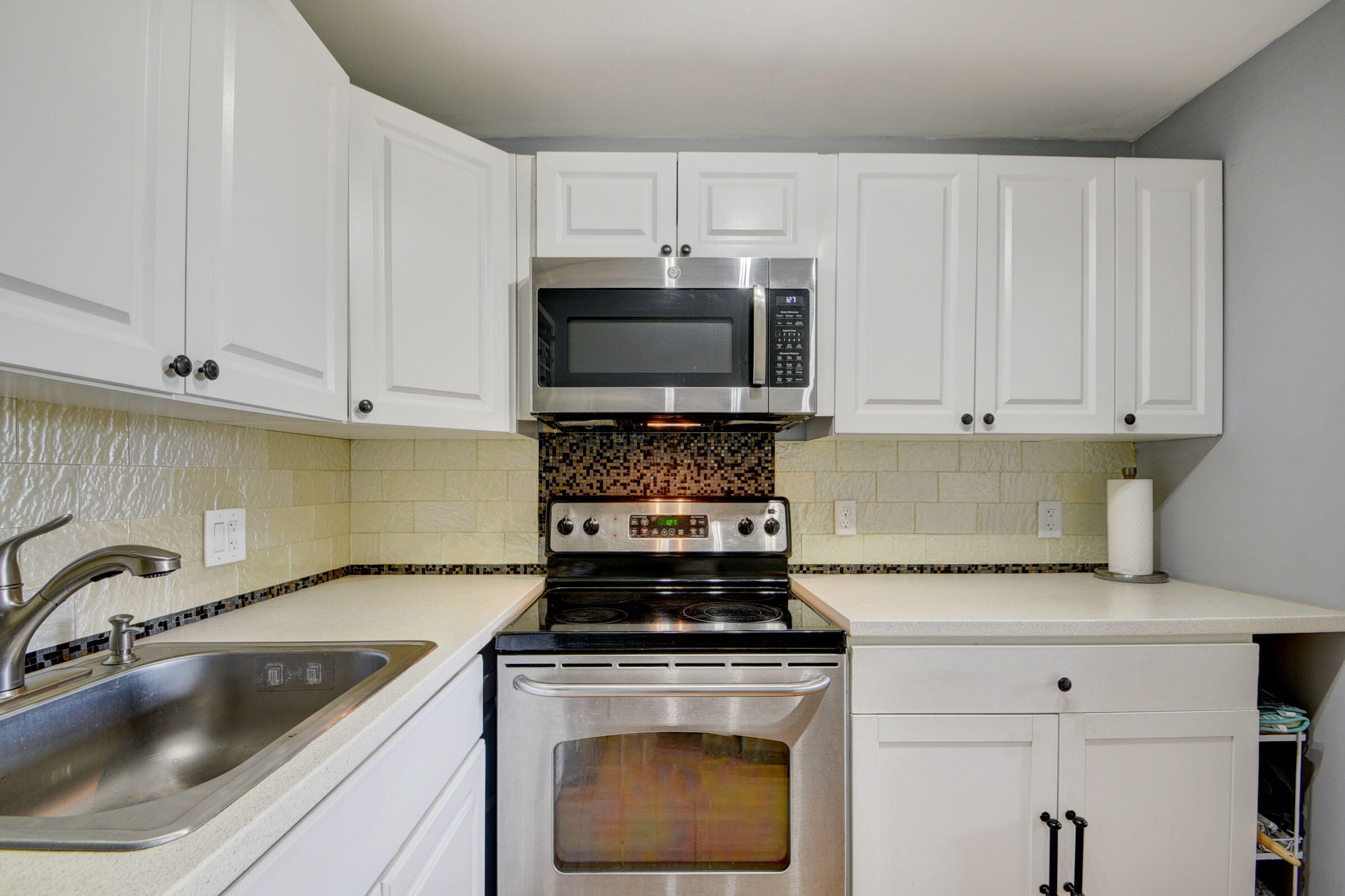 3200 Springdale Boulevard 204