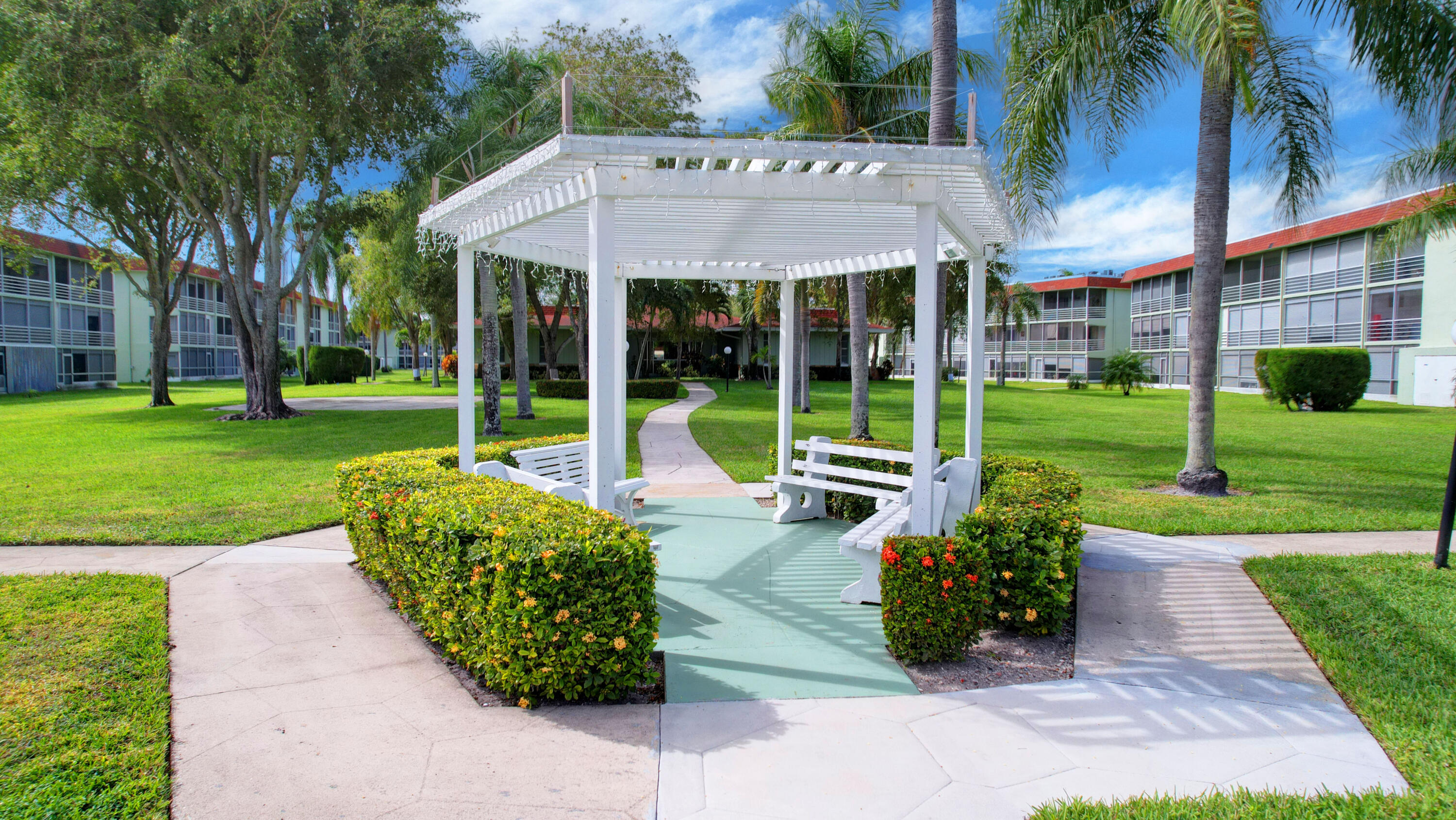 3200 Springdale Boulevard 204