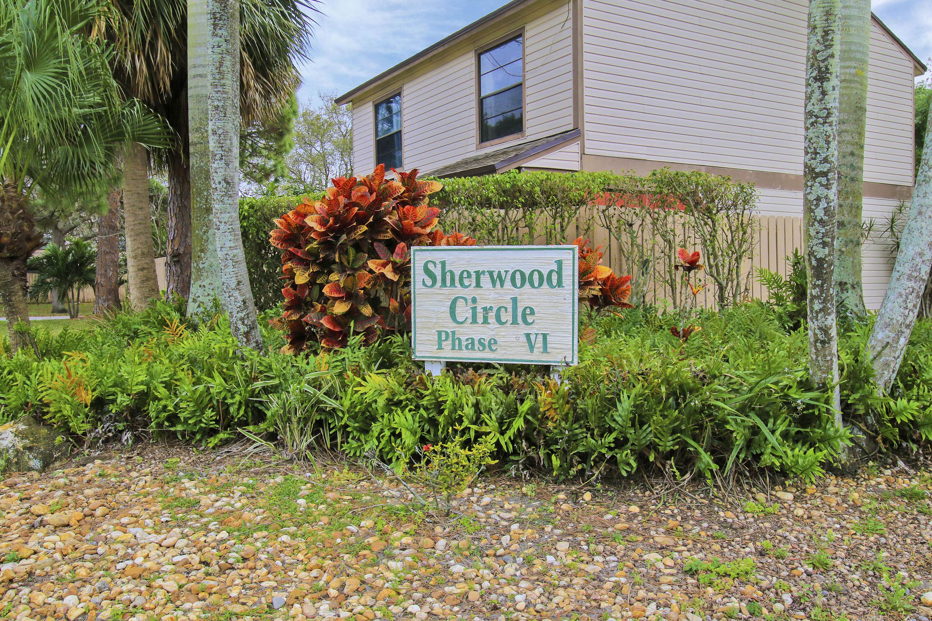 128 Sherwood Circle 13d