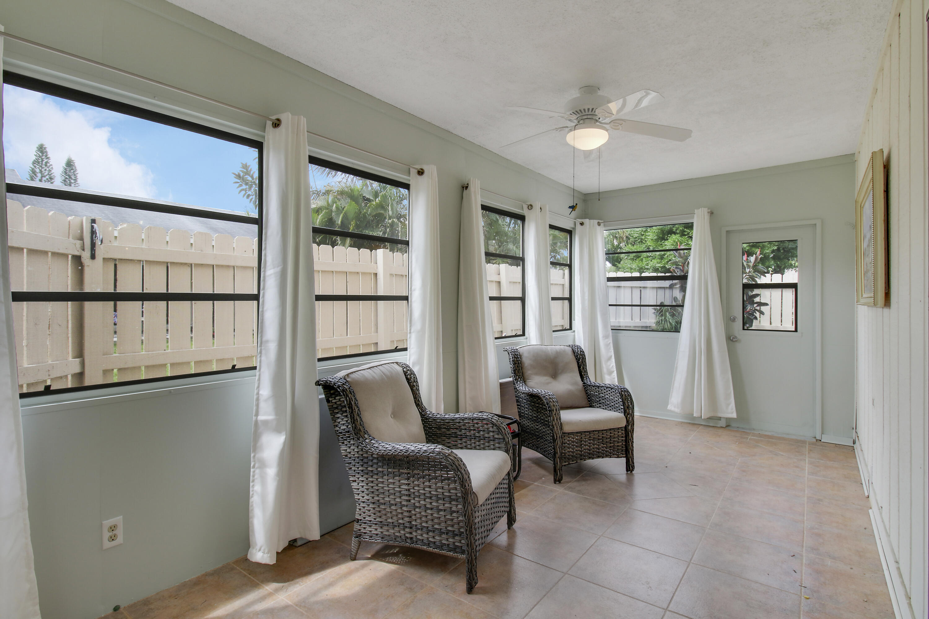128 Sherwood Circle 13d