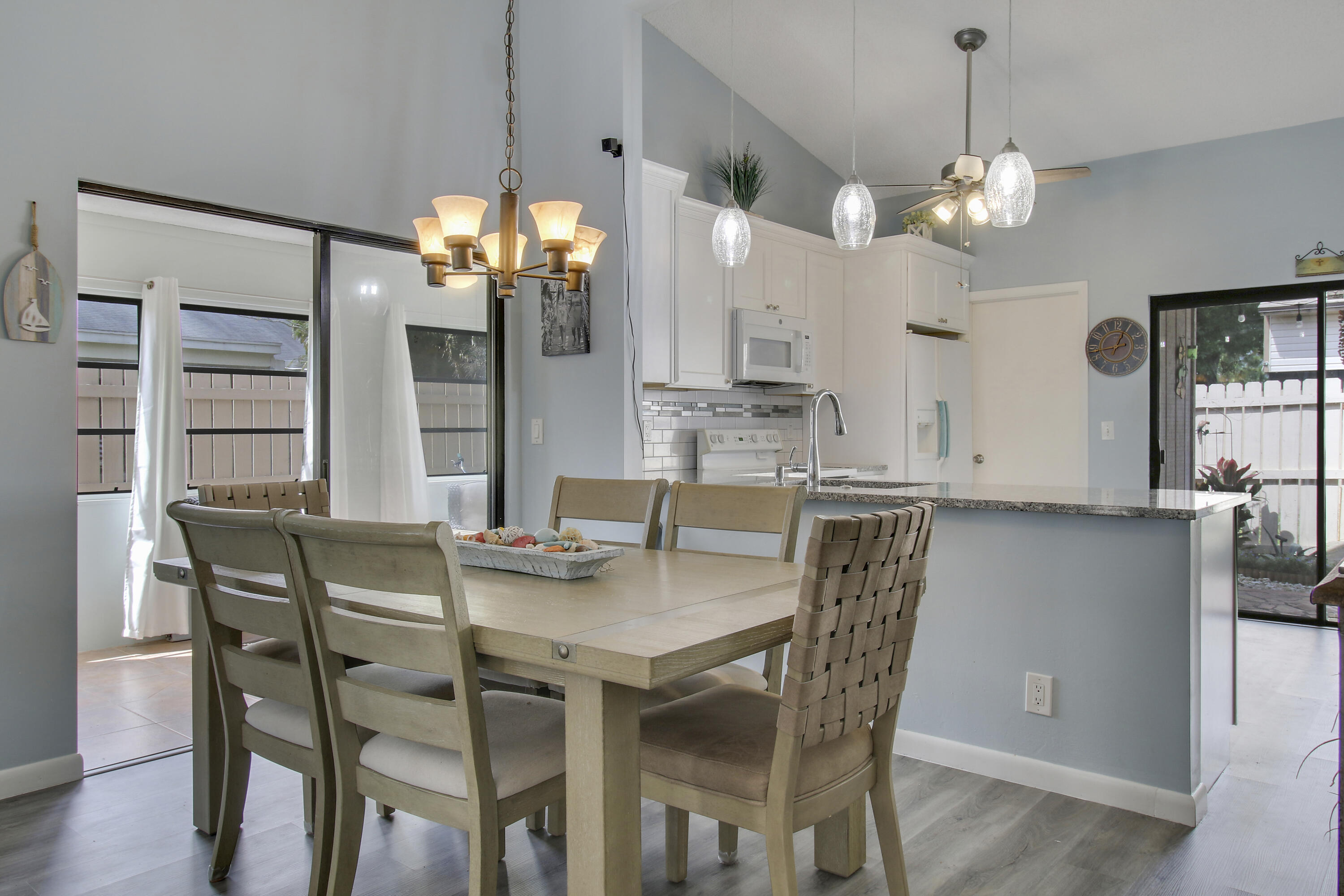 128 Sherwood Circle 13d