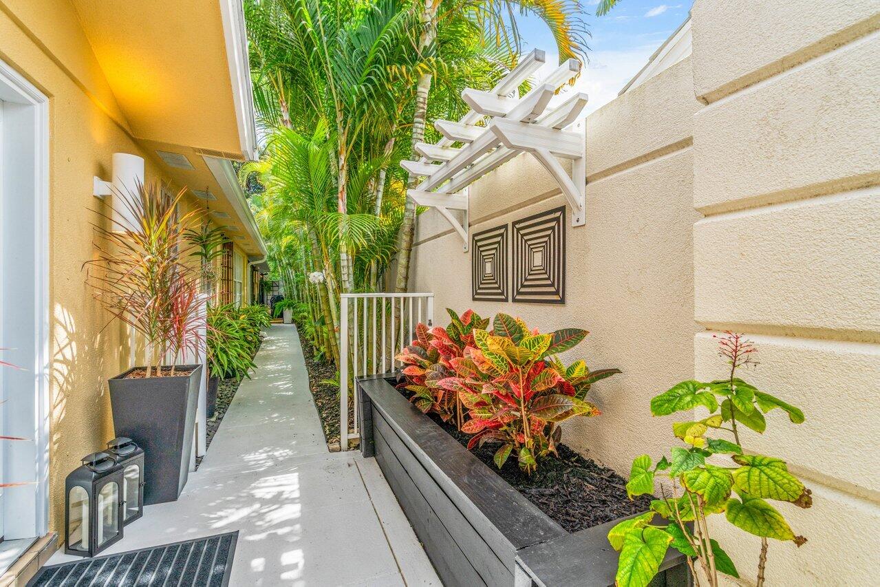 8286 Old Forest Road, Palm Beach Gardens