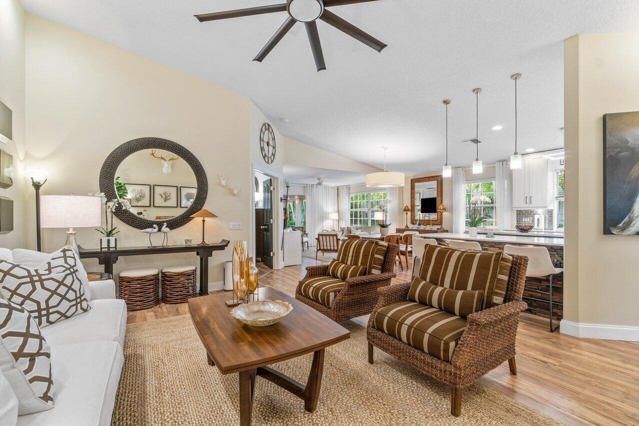 8286 Old Forest Road, Palm Beach Gardens