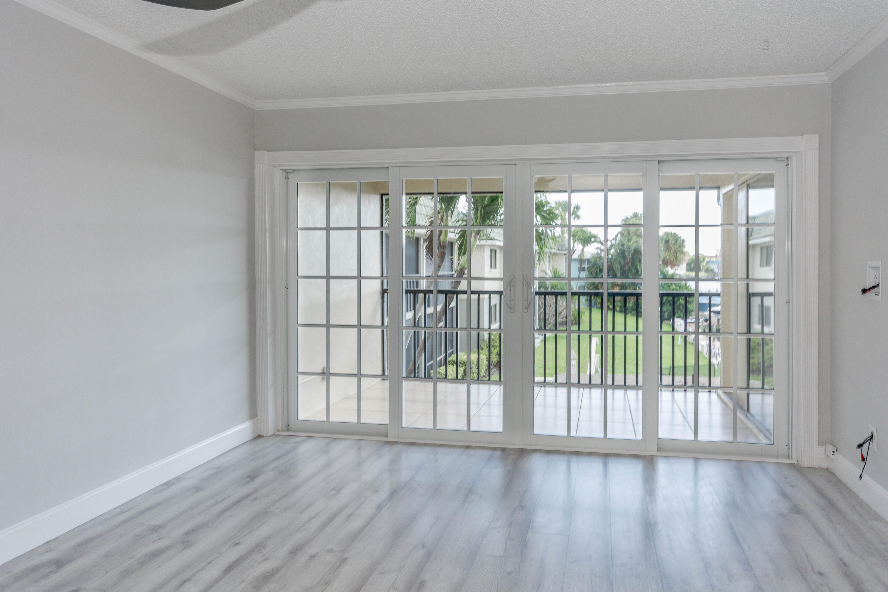 326 Northlake Drive 204