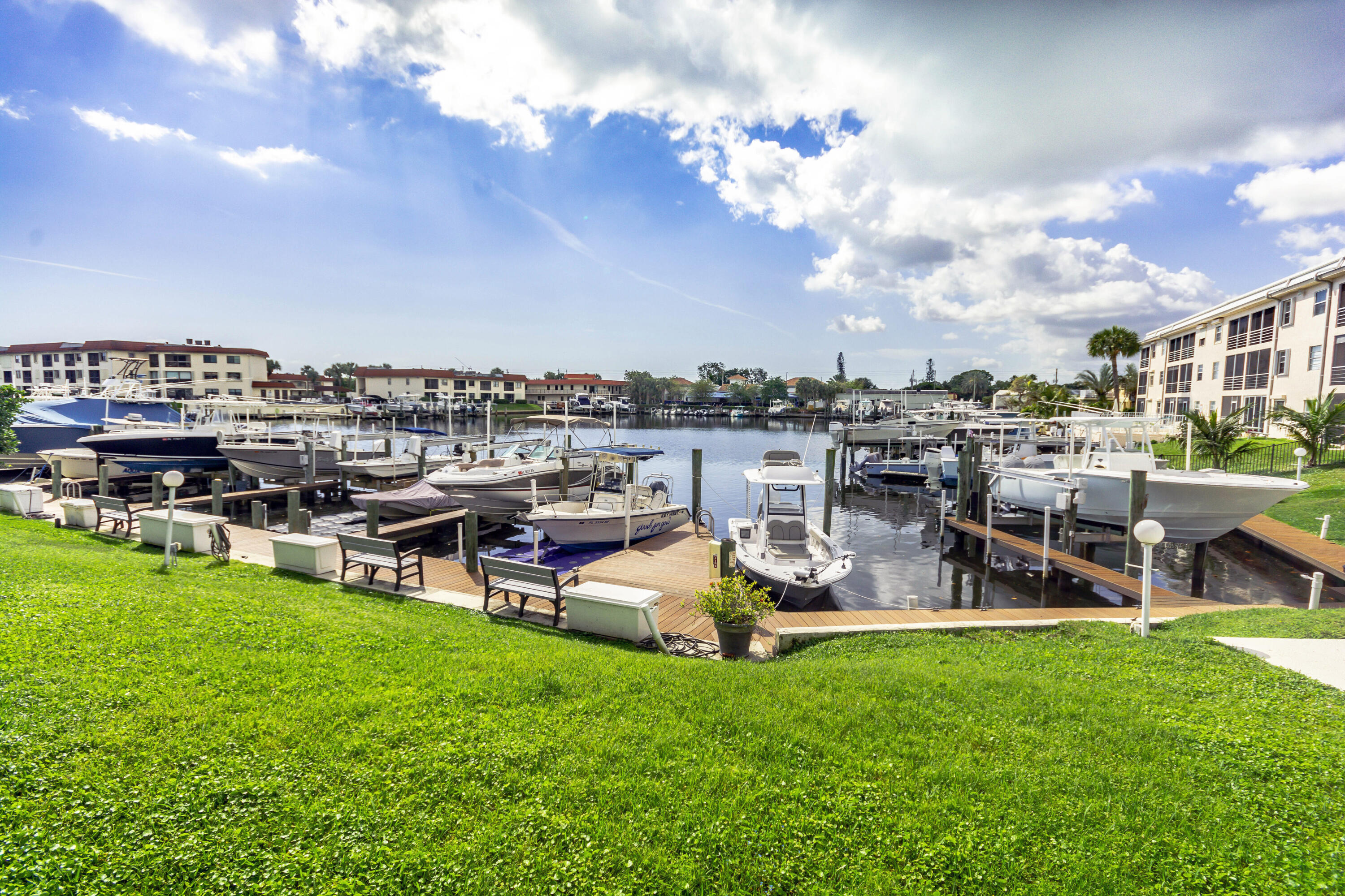 326 Northlake Drive 204