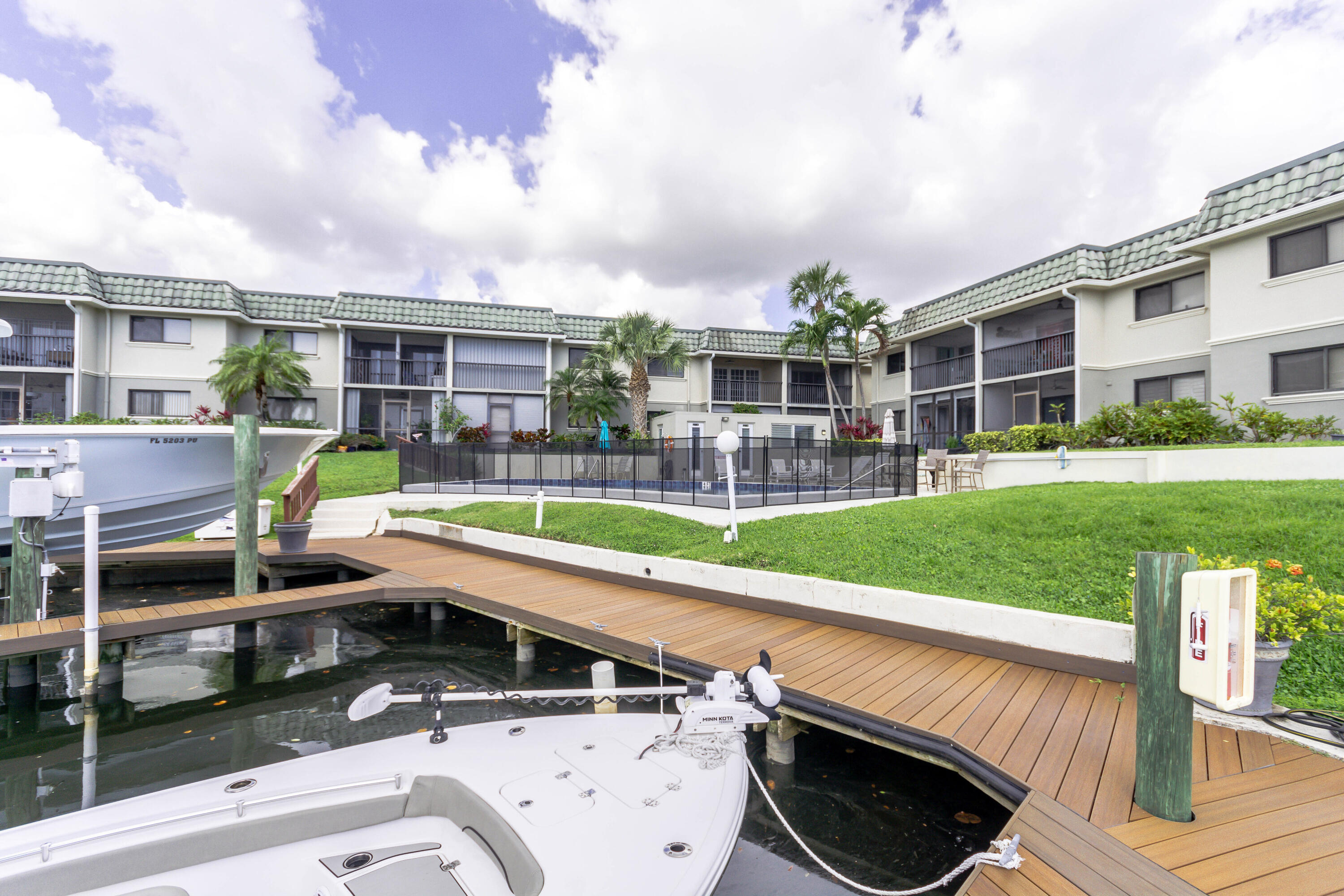326 Northlake Drive 204