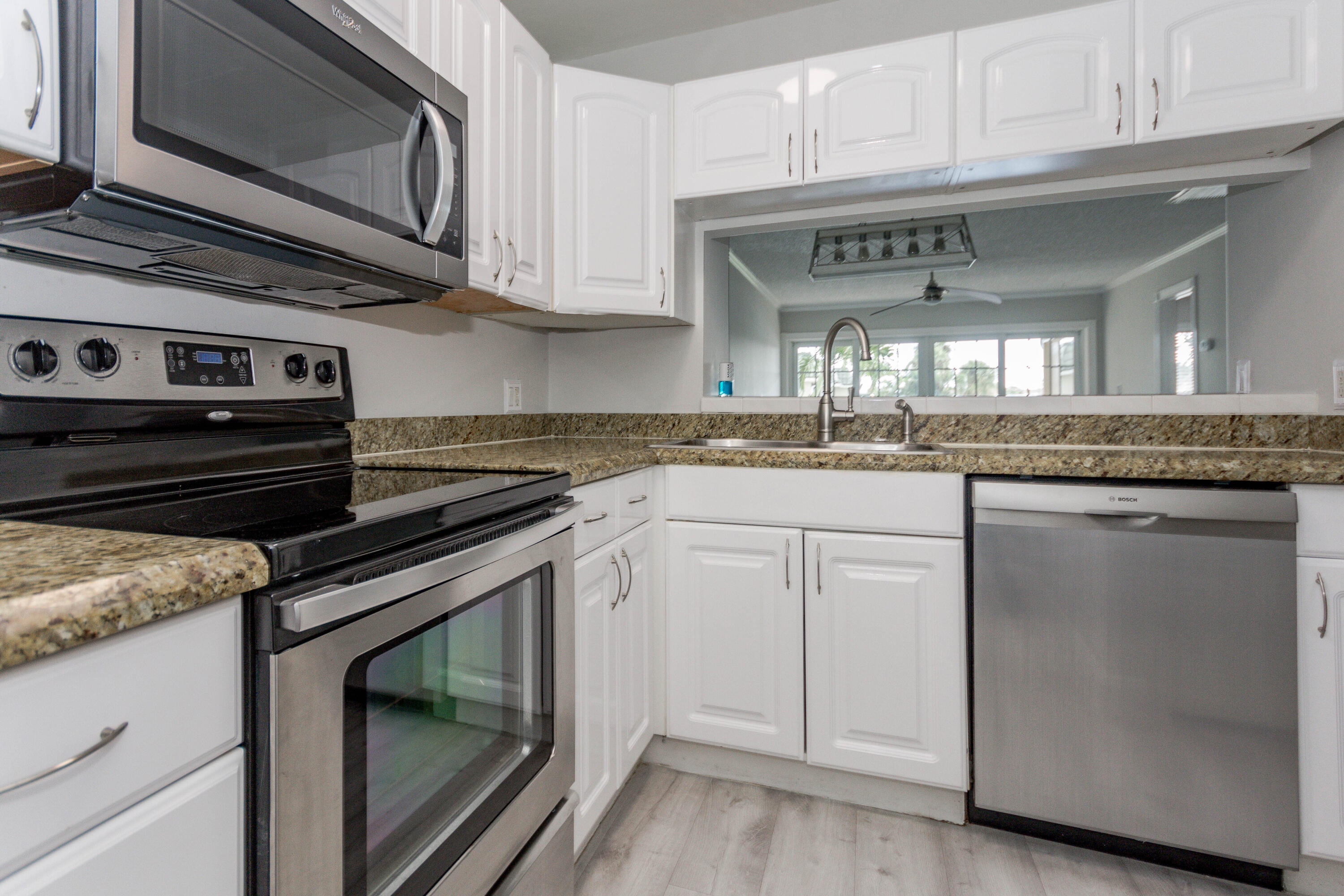 326 Northlake Drive 204