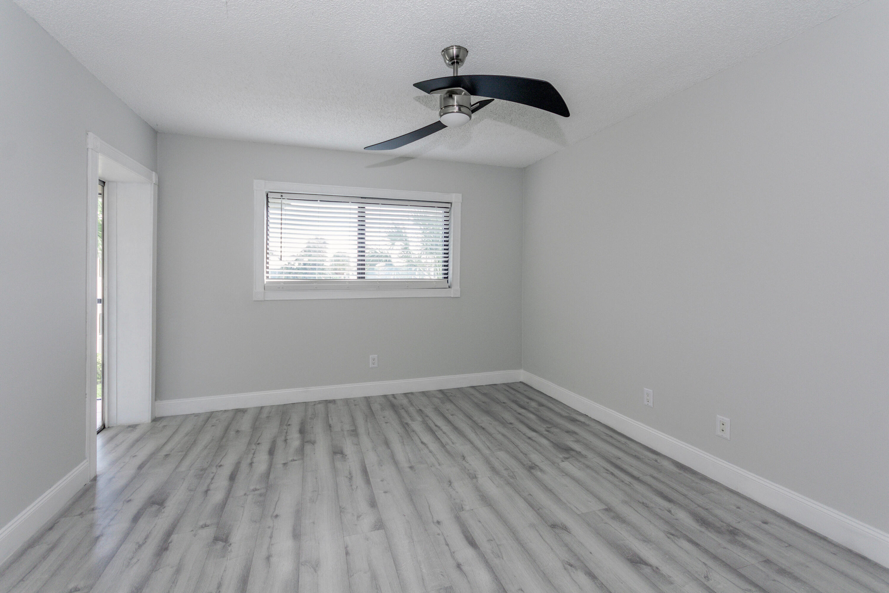 326 Northlake Drive 204