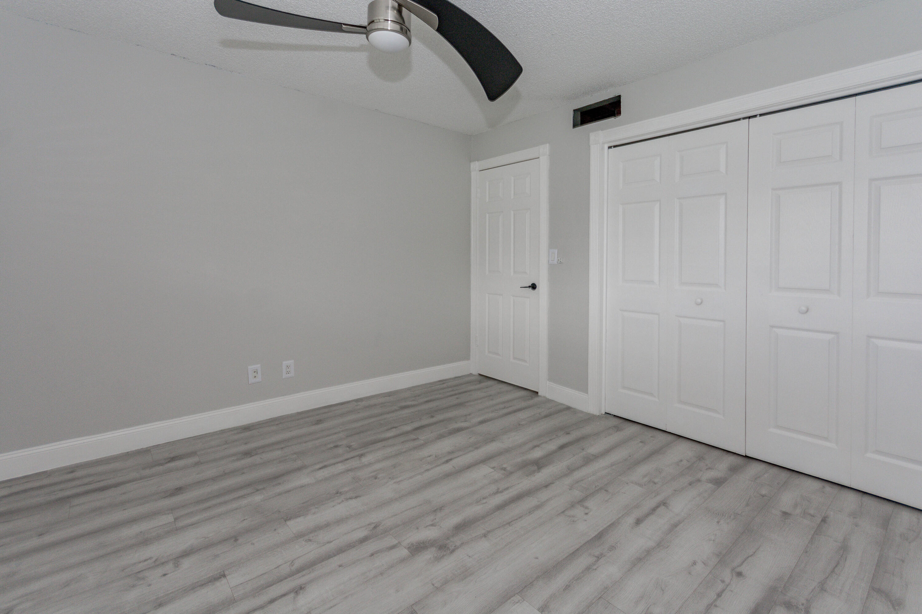 326 Northlake Drive 204
