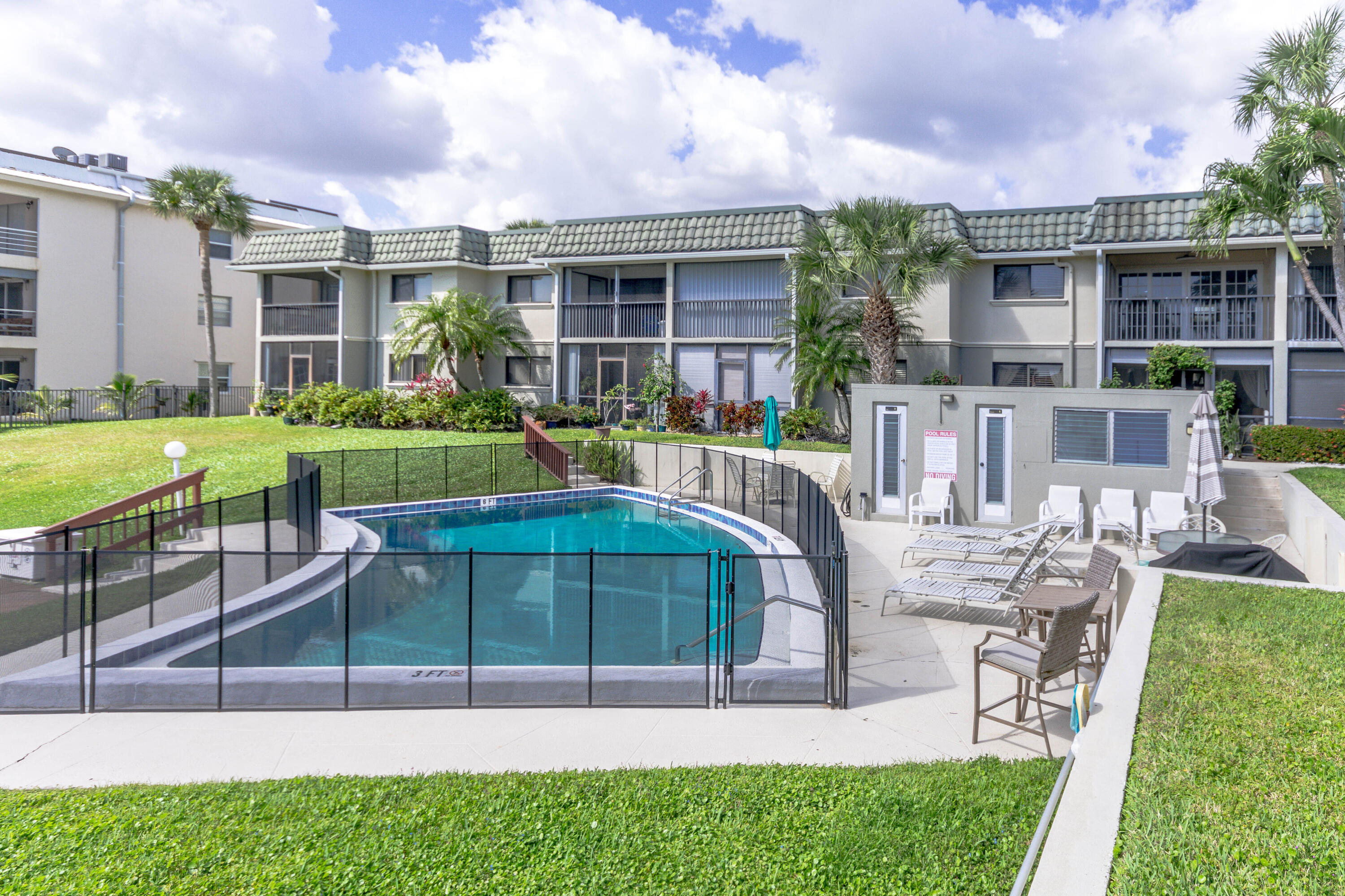 326 Northlake Drive 204