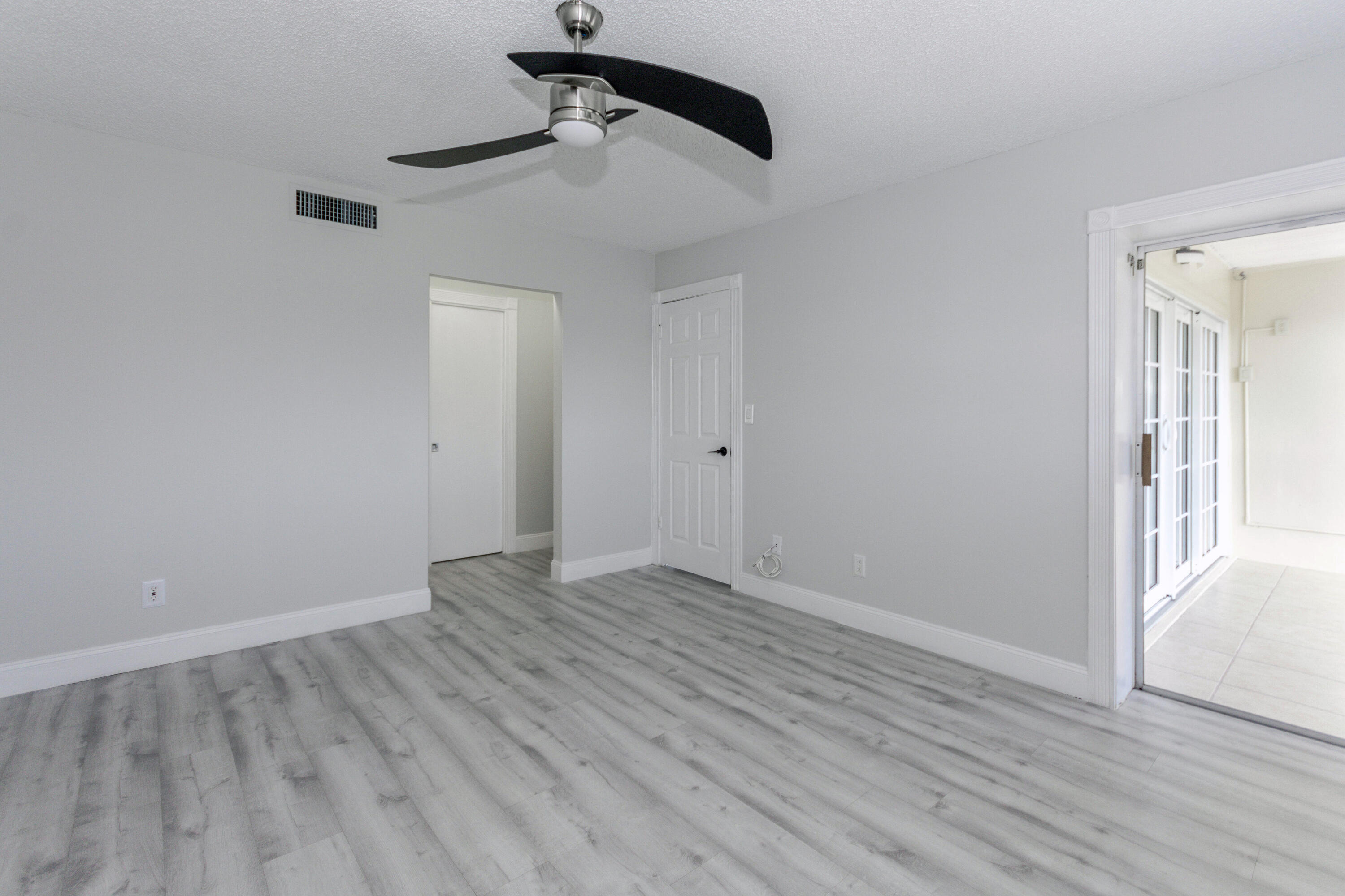 326 Northlake Drive 204