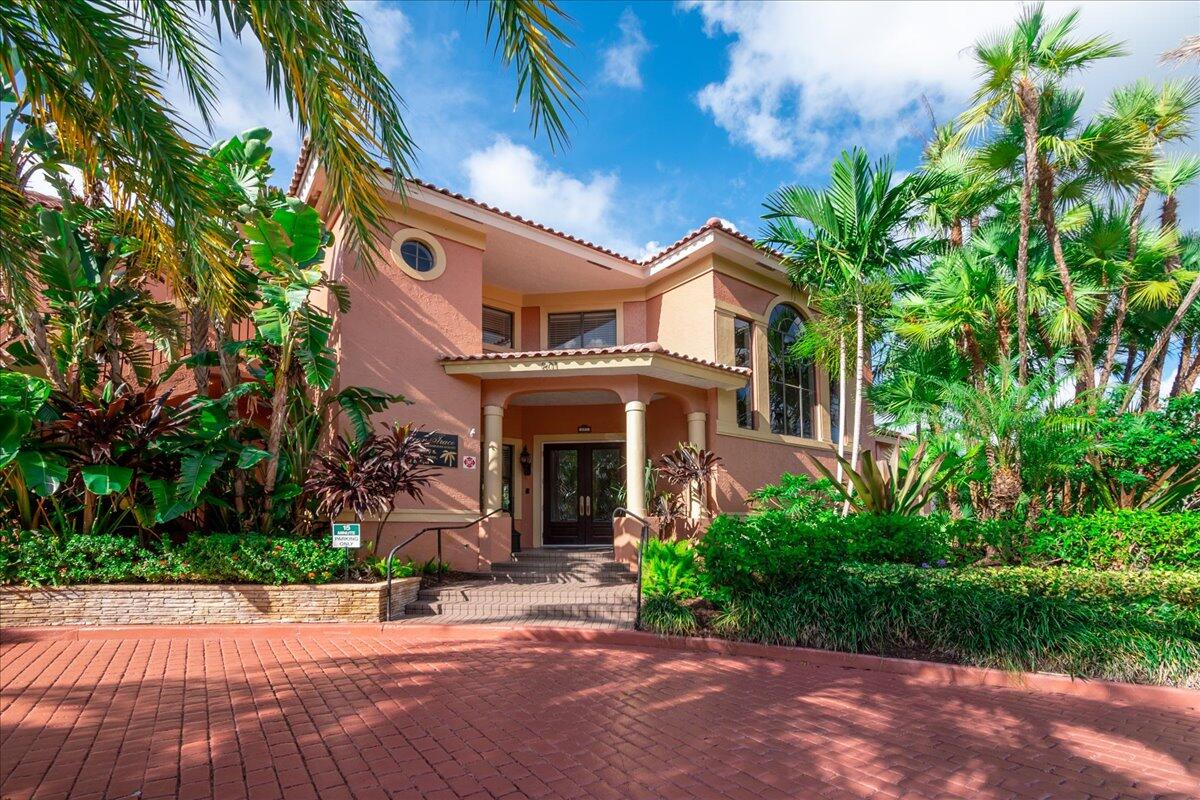 700 Uno Lago Drive 305