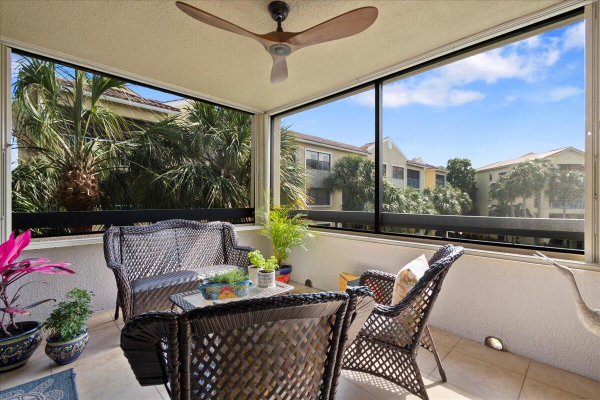 700 Uno Lago Drive 305