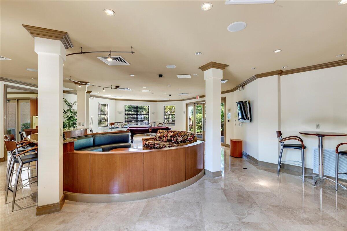 700 Uno Lago Drive 305