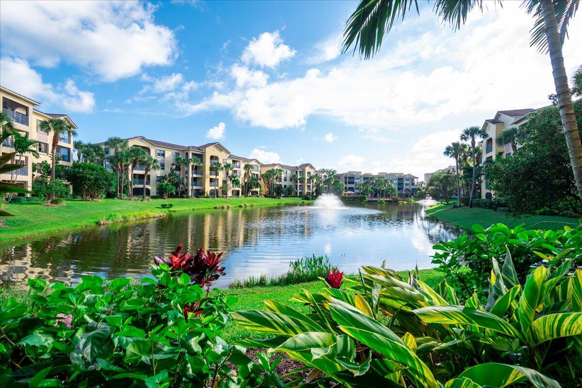700 Uno Lago Drive 305