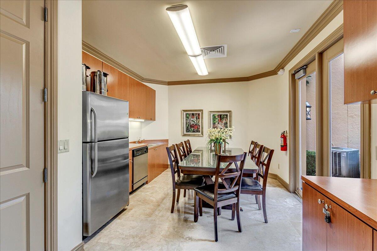 700 Uno Lago Drive 305