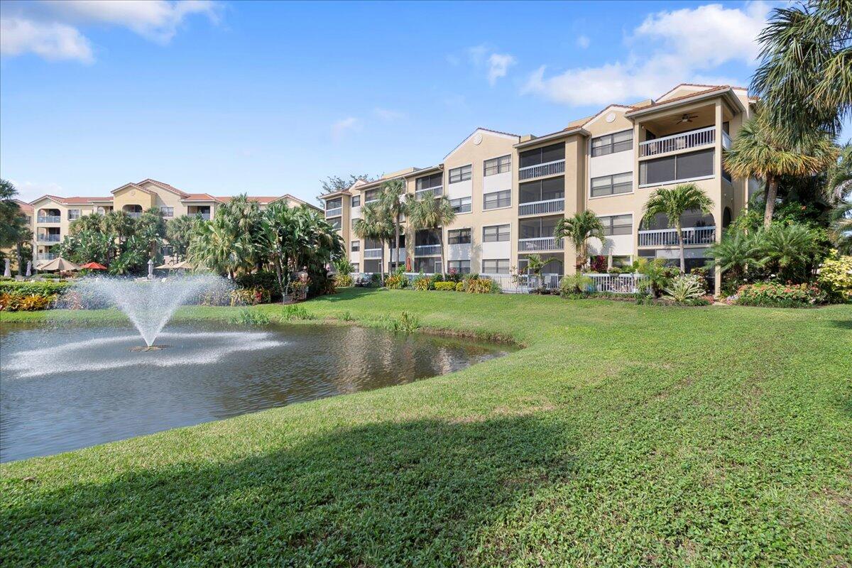 700 Uno Lago Drive 305
