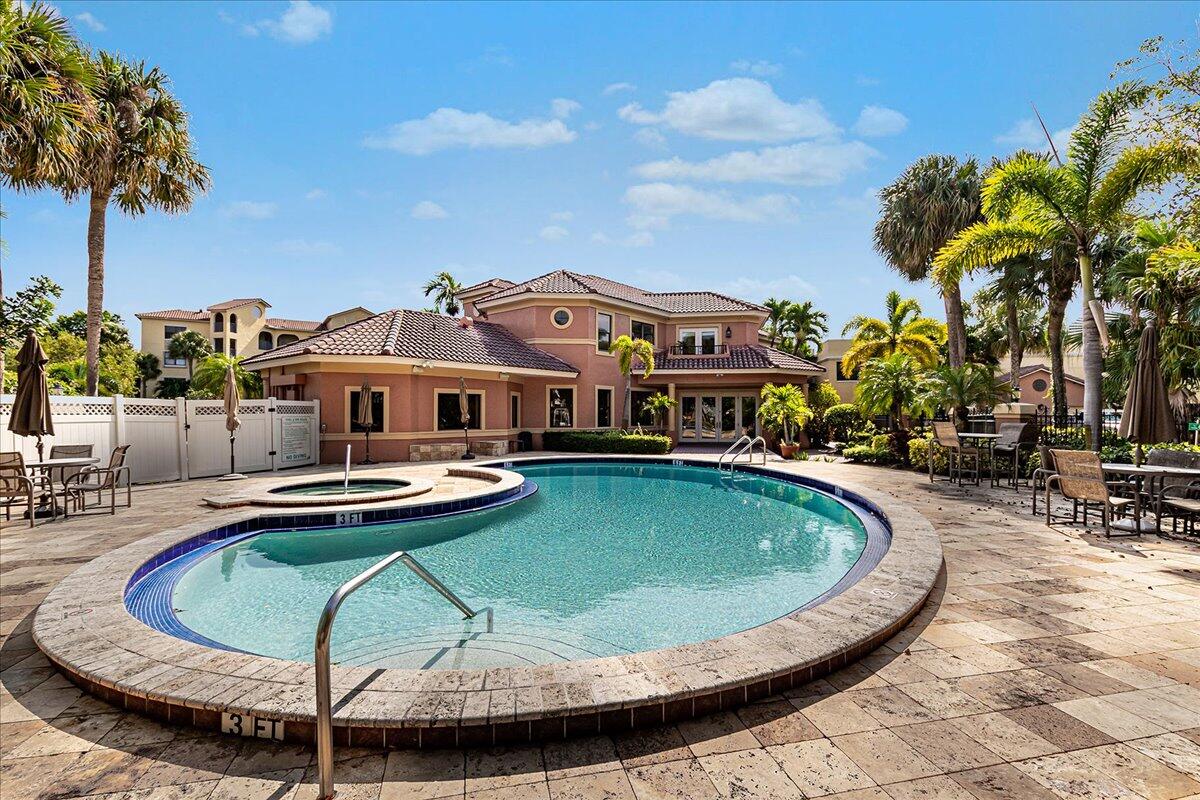 700 Uno Lago Drive 305