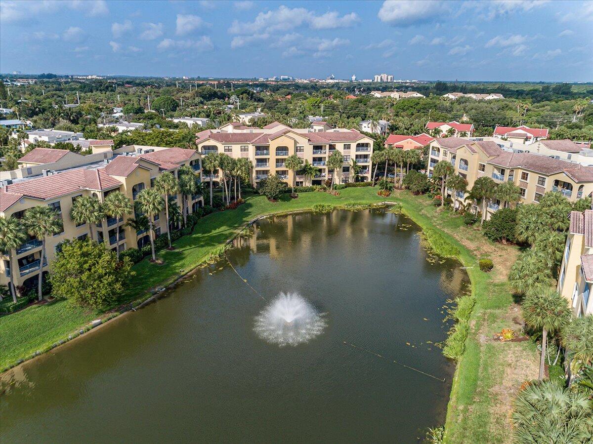 700 Uno Lago Drive 305