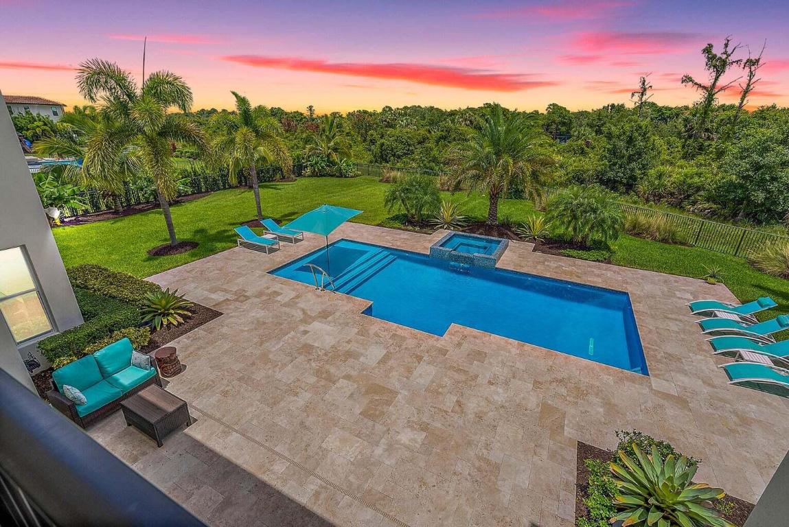 8184 SE Old Plantation Circle