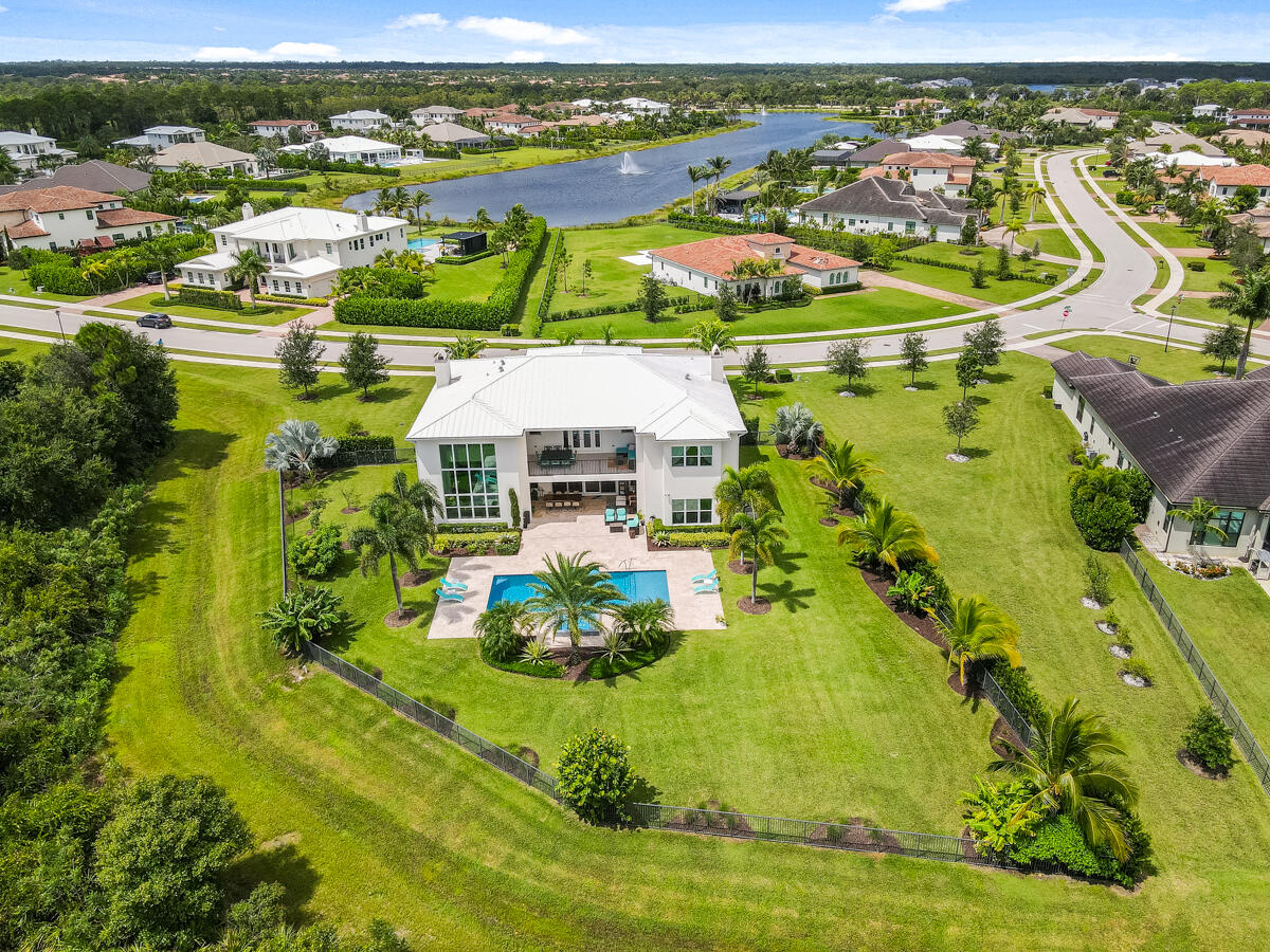 8184 SE Old Plantation Circle