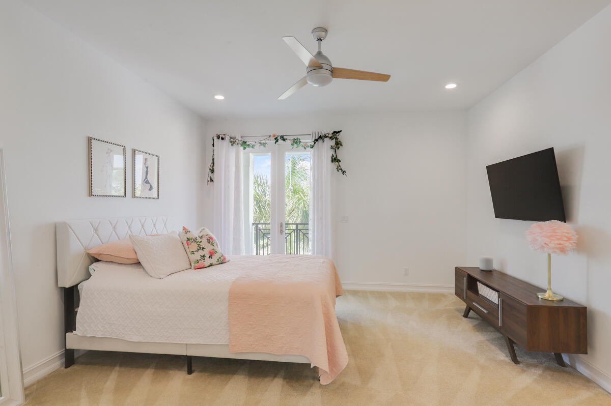 8184 SE Old Plantation Circle