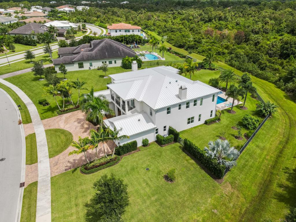 8184 SE Old Plantation Circle