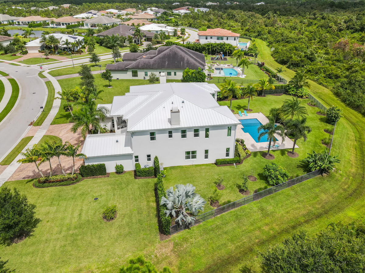 8184 SE Old Plantation Circle