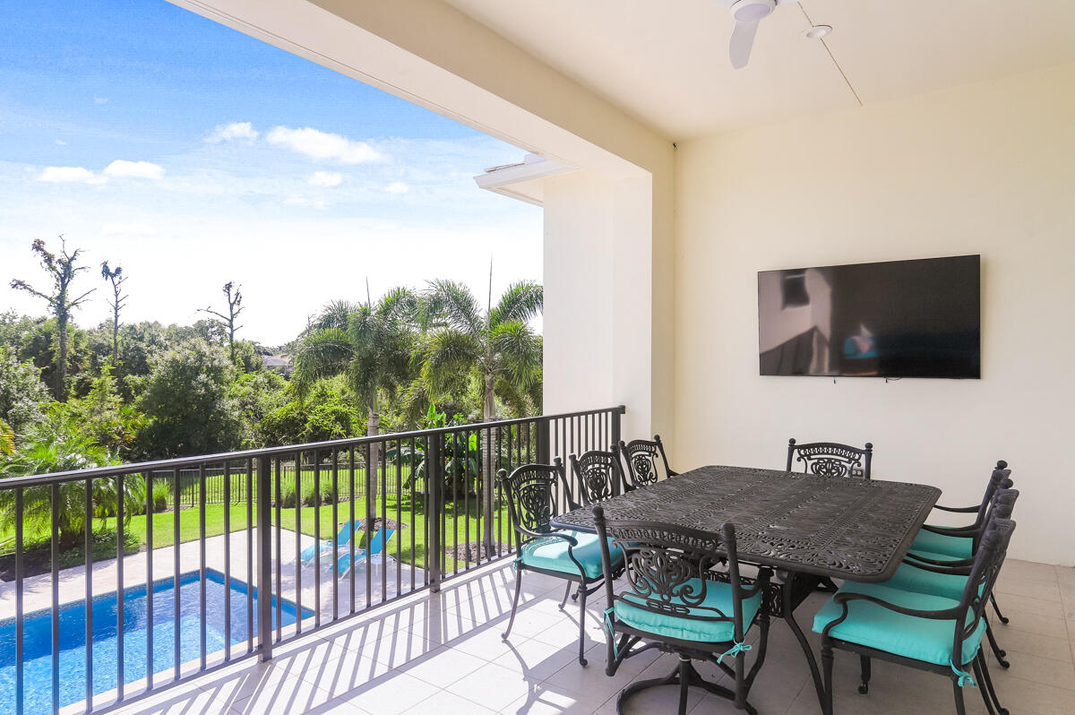 8184 SE Old Plantation Circle