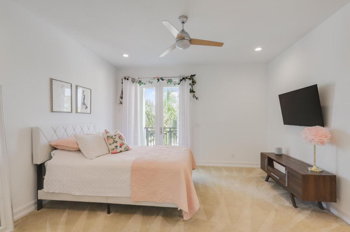 8184 SE Old Plantation Circle