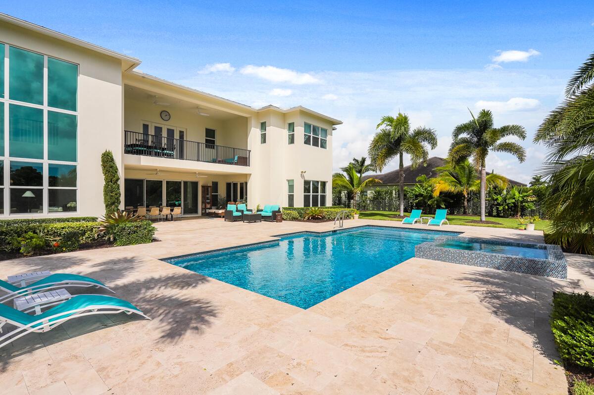 8184 SE Old Plantation Circle