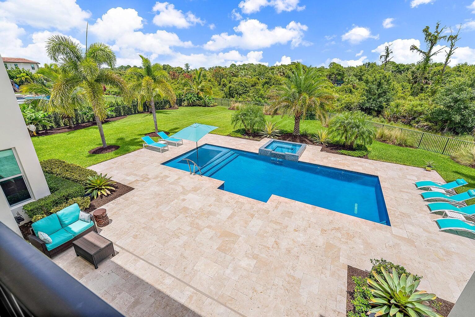 8184 SE Old Plantation Circle