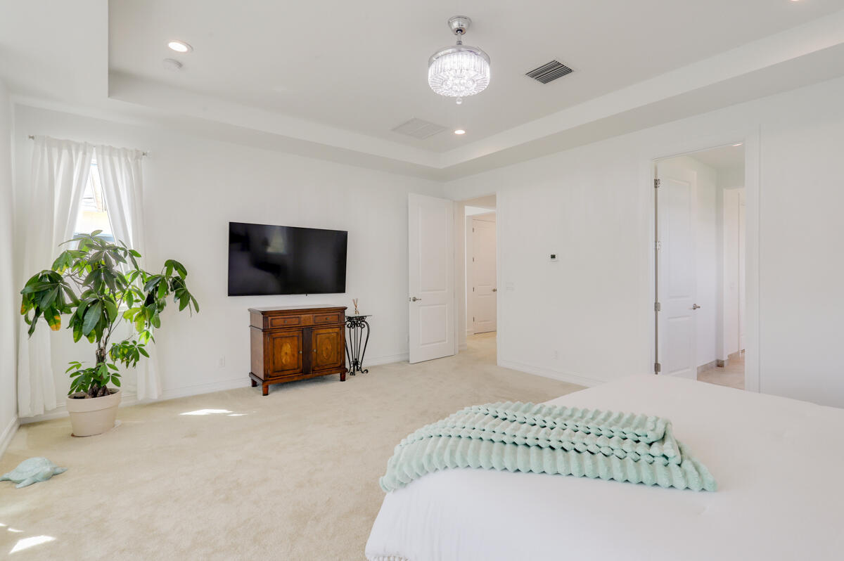 8184 SE Old Plantation Circle