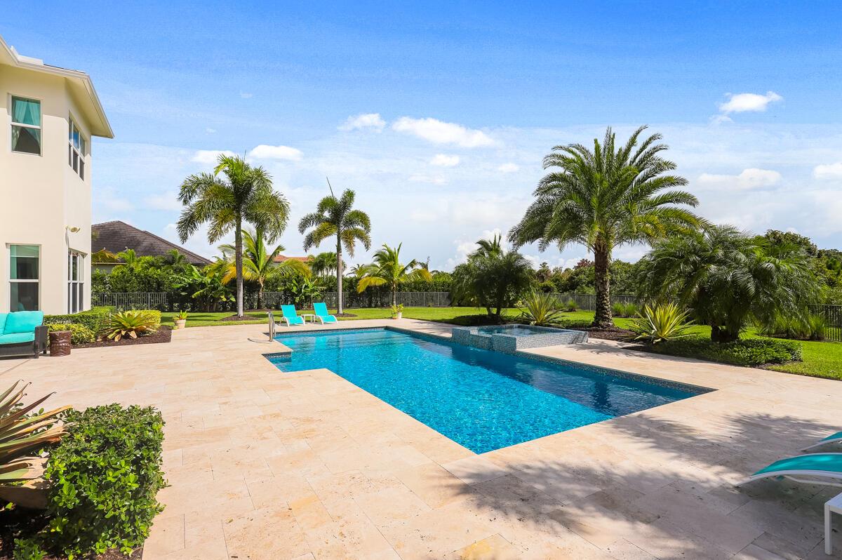 8184 SE Old Plantation Circle