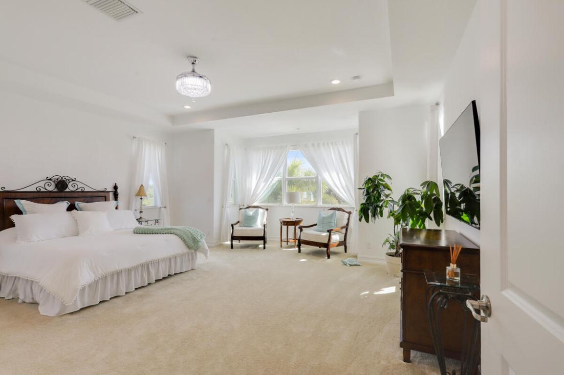 8184 SE Old Plantation Circle