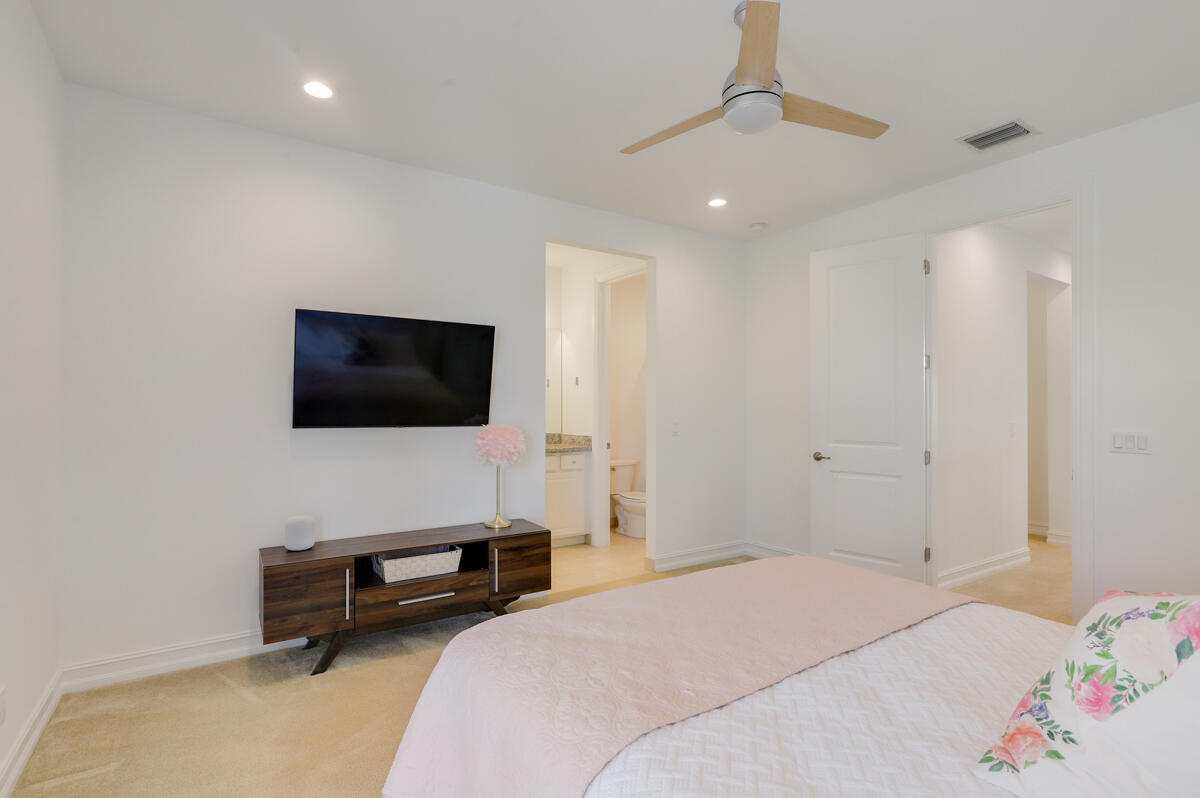 8184 SE Old Plantation Circle