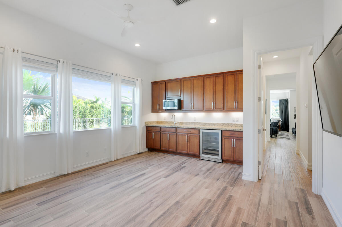 8184 SE Old Plantation Circle