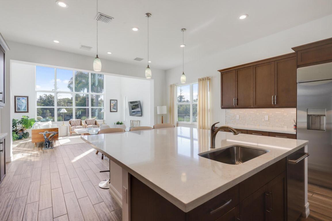 8184 SE Old Plantation Circle