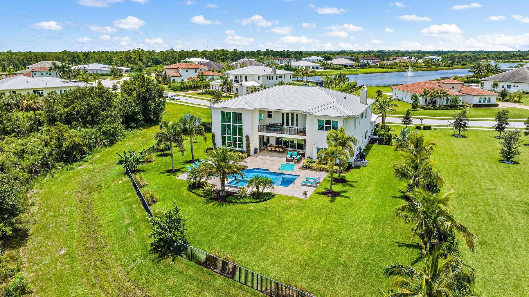 8184 SE Old Plantation Circle