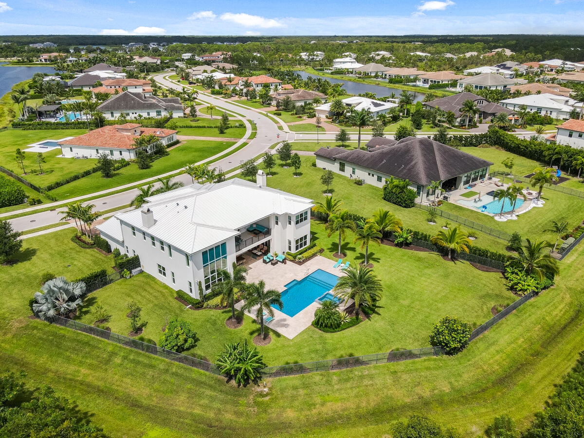 8184 SE Old Plantation Circle