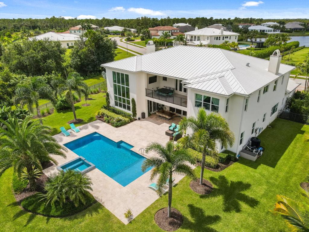 8184 SE Old Plantation Circle