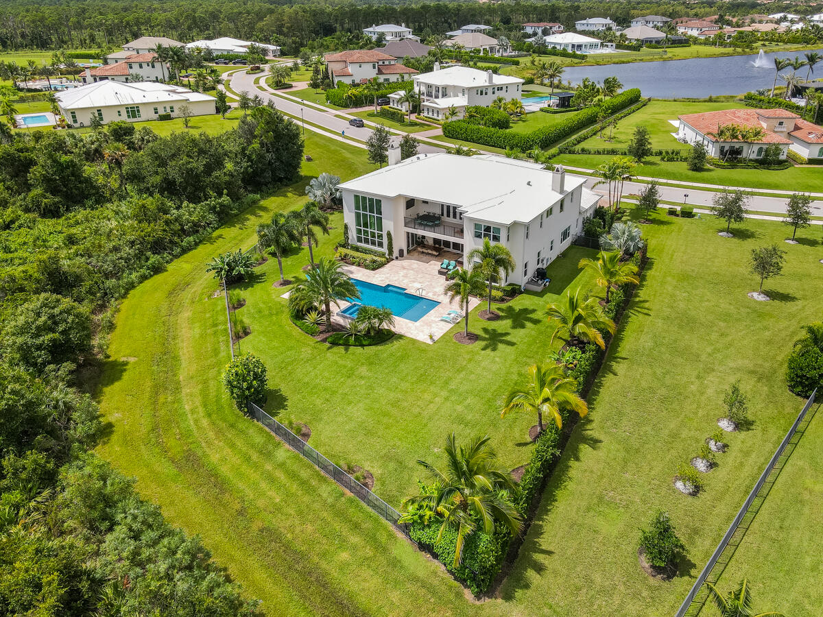 8184 SE Old Plantation Circle