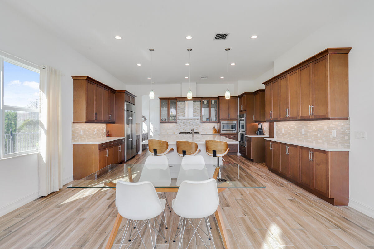 8184 SE Old Plantation Circle