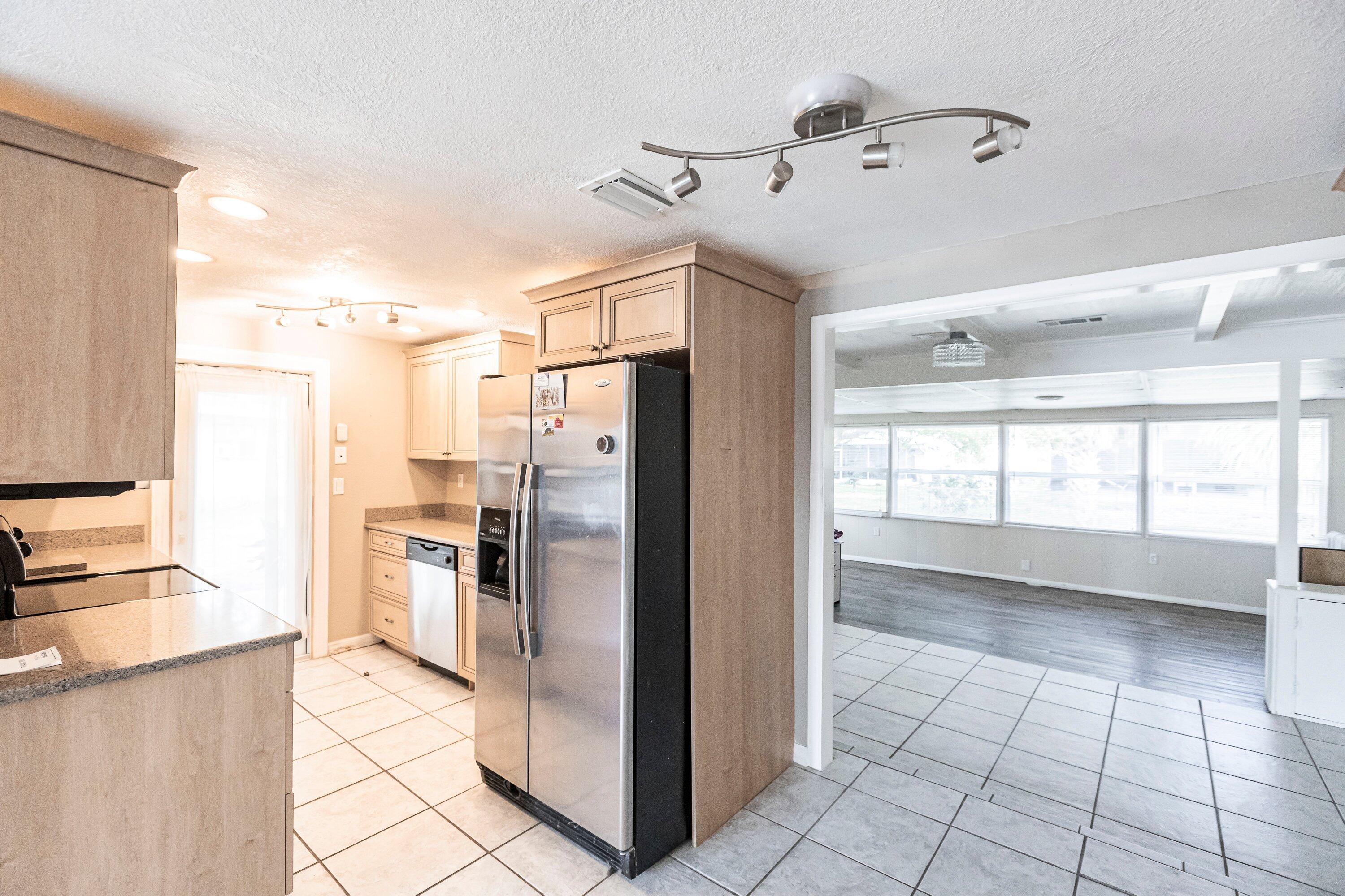 487 Sunnyside Drive